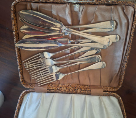 (Brakpan ) - Fish cutlery set  R 600