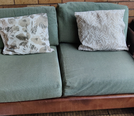 (Brakpan ) - Couch (verandah)  R 500